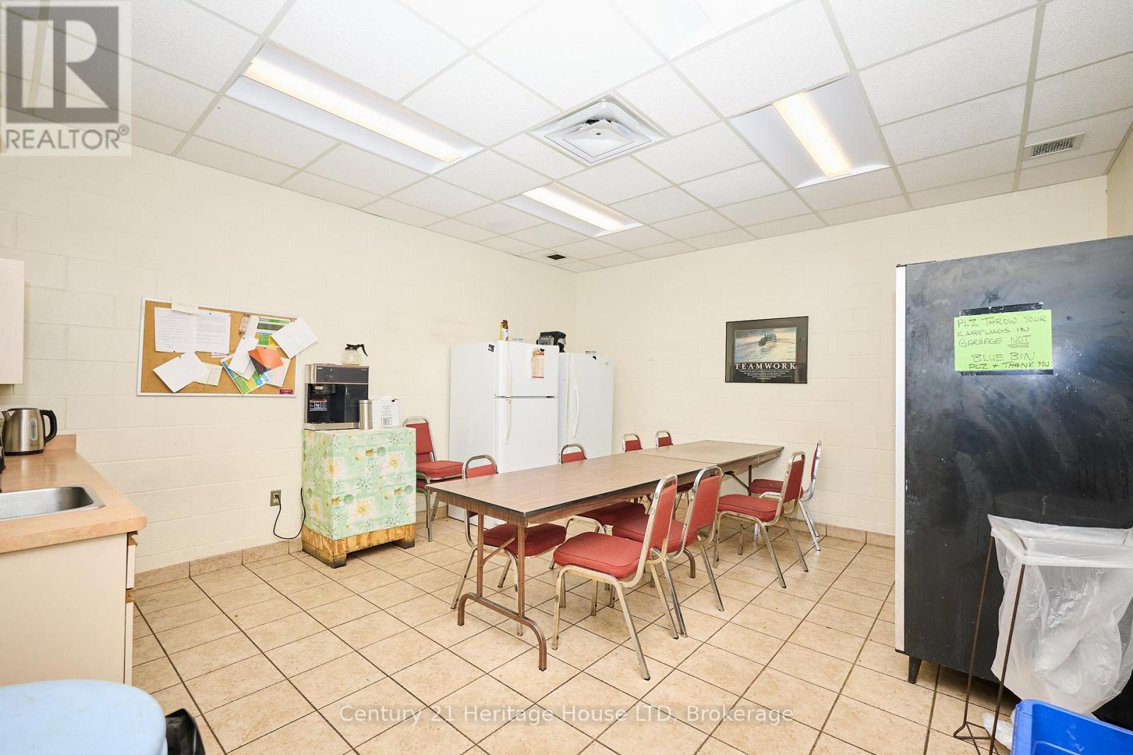 1767 Pettit Road N, Fort Erie, Ontario  L2A 5M4 - Photo 41 - X12559578