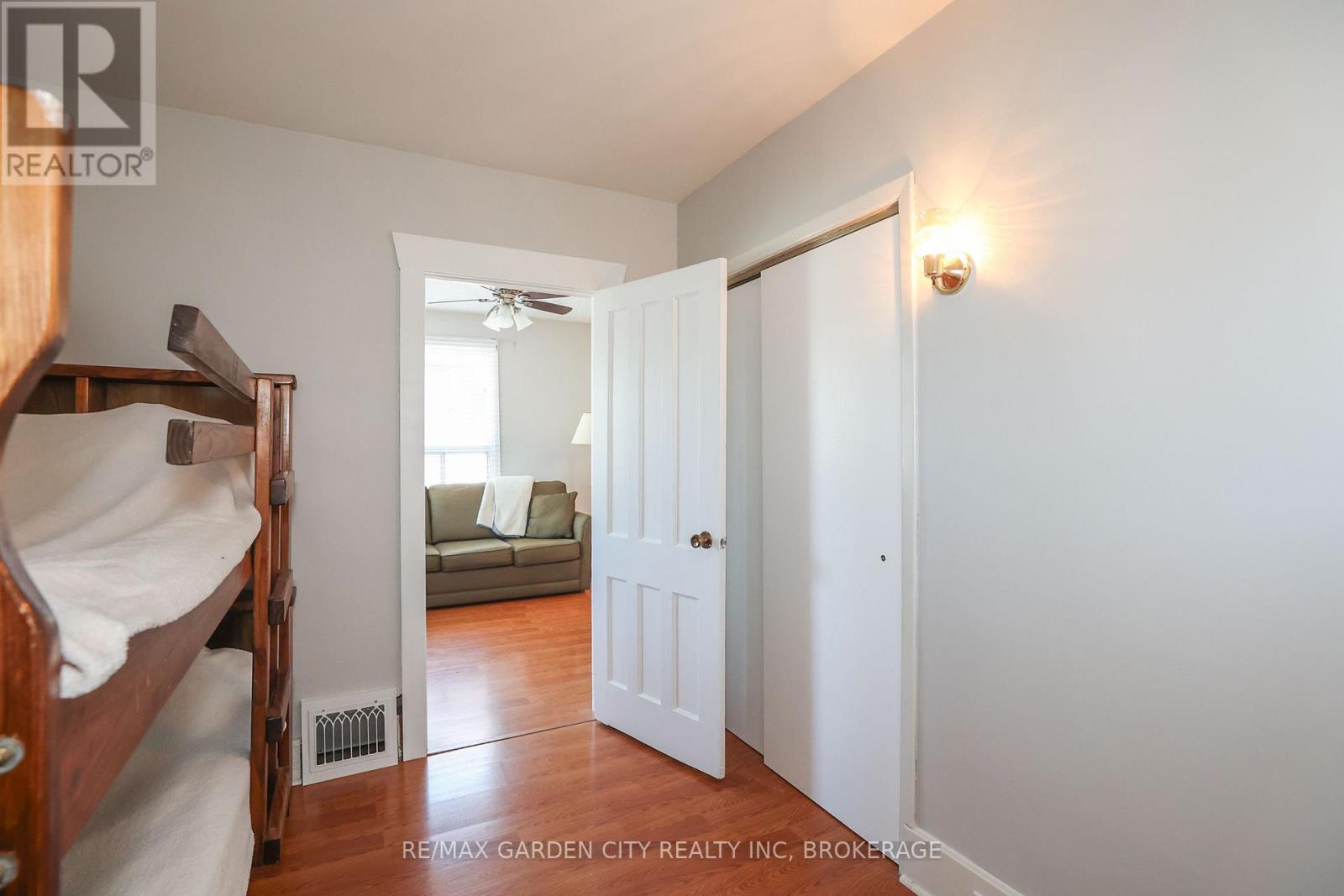 144 Mcalpine Avenue S, Welland, Ontario  L3B 1T6 - Photo 19 - X12559836