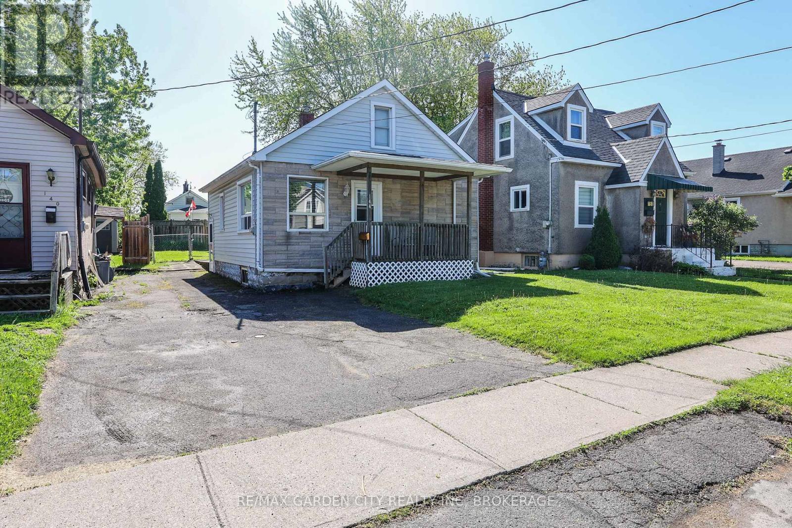 144 Mcalpine Avenue S, Welland, Ontario  L3B 1T6 - Photo 2 - X12559836