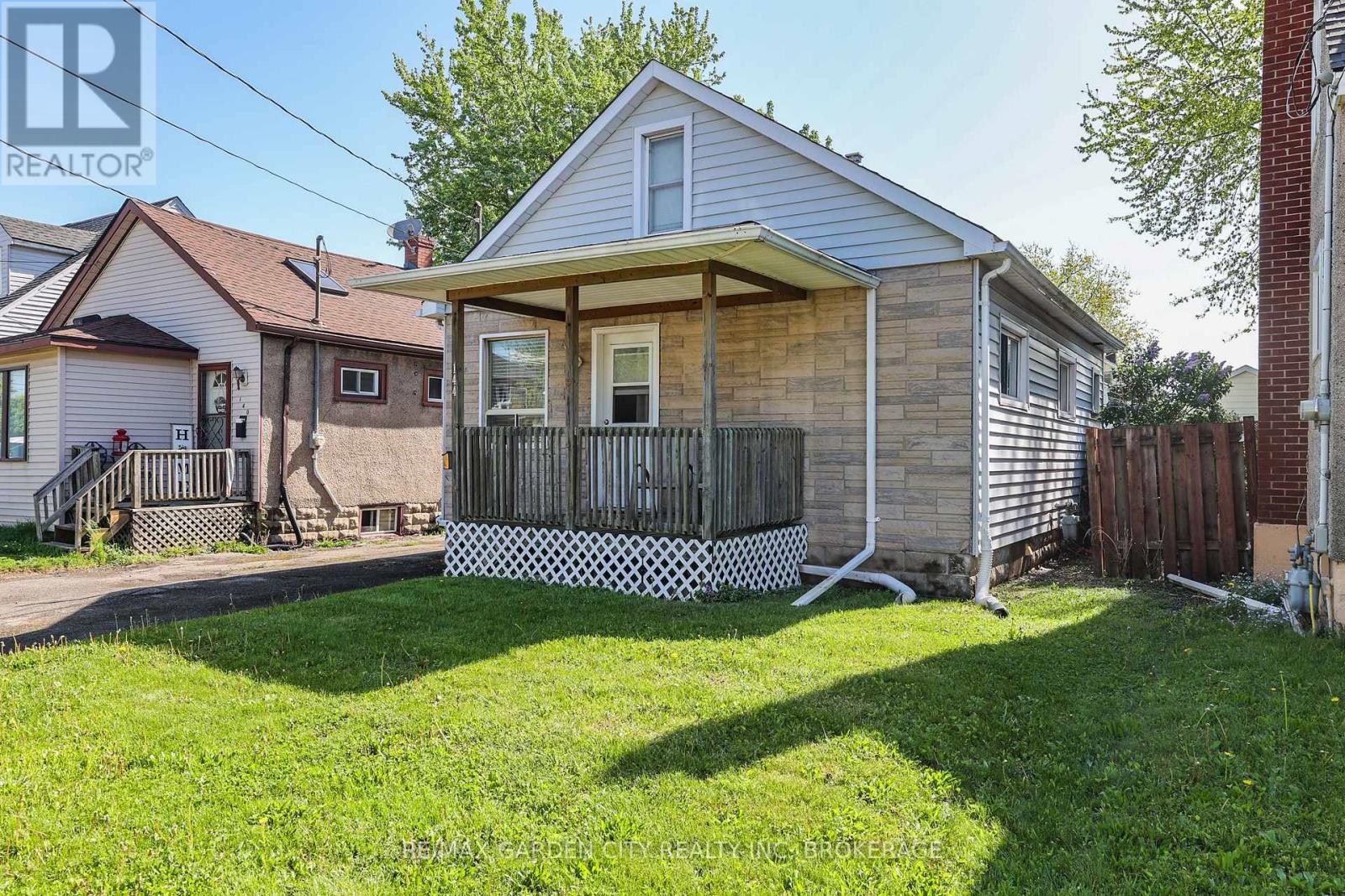 144 Mcalpine Avenue S, Welland, Ontario  L3B 1T6 - Photo 3 - X12559836
