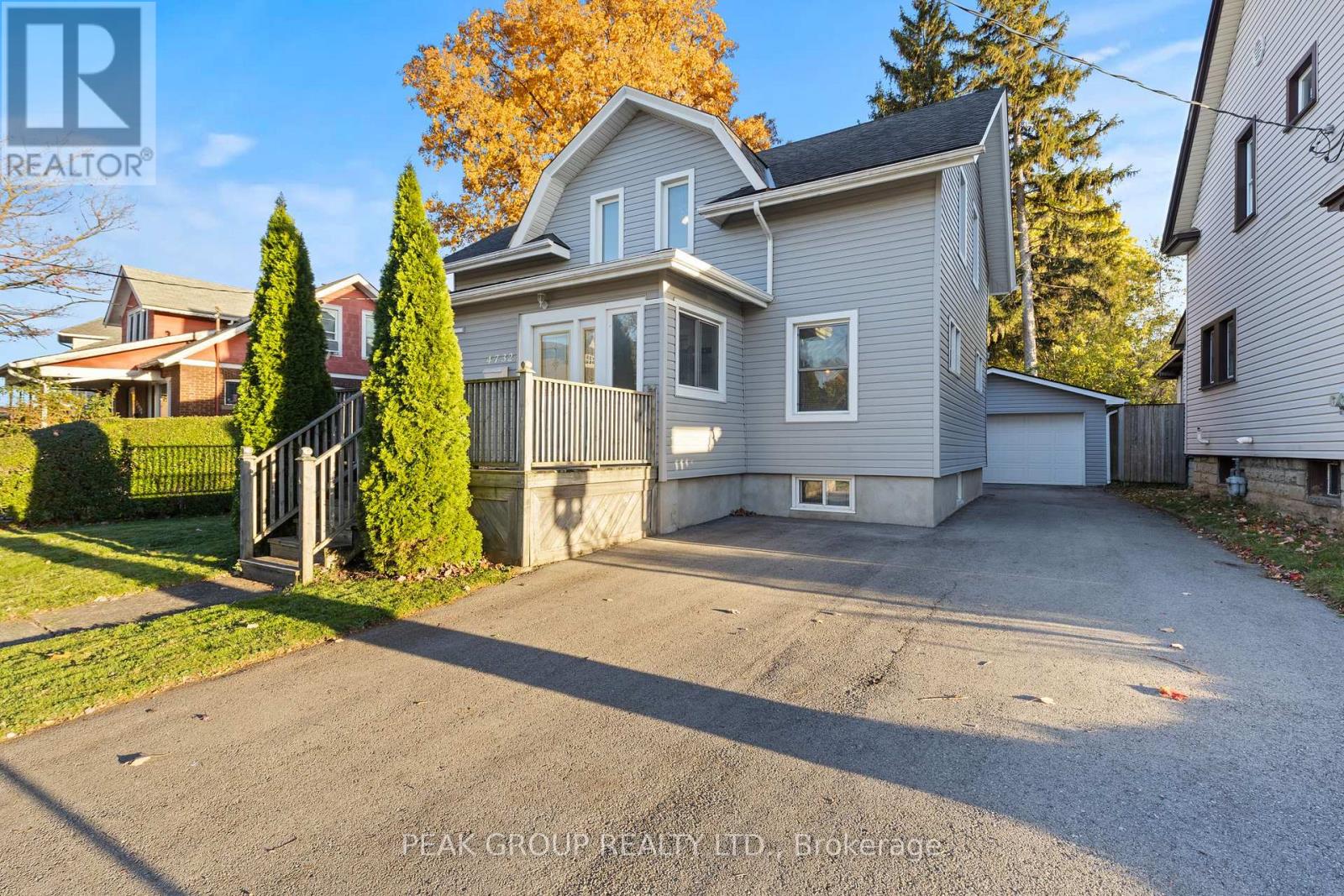 4732 Ryerson Crescent, Niagara Falls, Ontario  L2E 1E5 - Photo 3 - X12560754