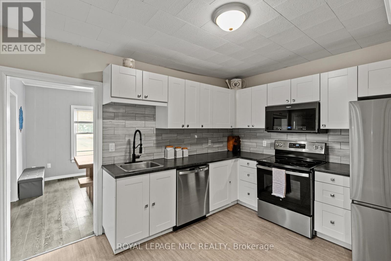 313 Burgar Street, Welland, Ontario  L3B 2T5 - Photo 11 - X12561474