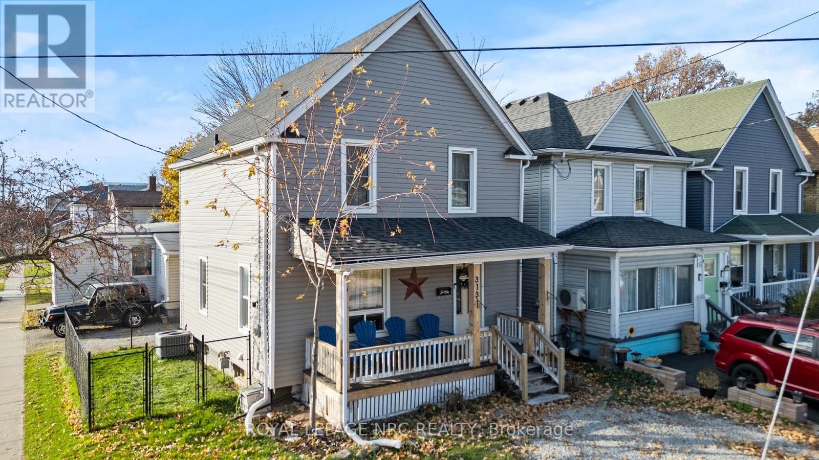 313 Burgar Street, Welland, Ontario  L3B 2T5 - Photo 2 - X12561474