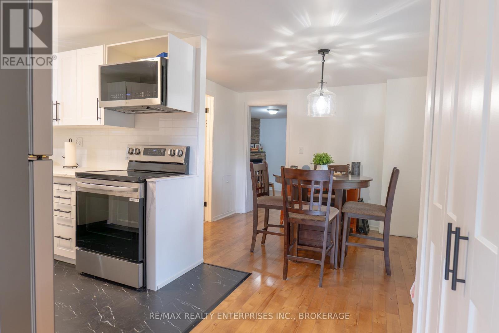 10 Antwerp Street, St. Catharines, Ontario  L2S 1J8 - Photo 11 - X12561882