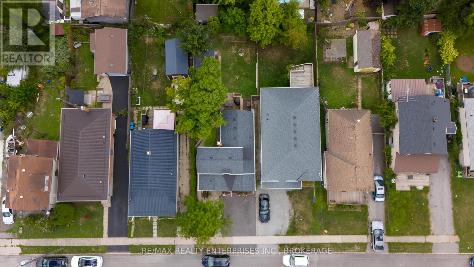 10 Antwerp Street, St. Catharines, Ontario  L2S 1J8 - Photo 3 - X12561882