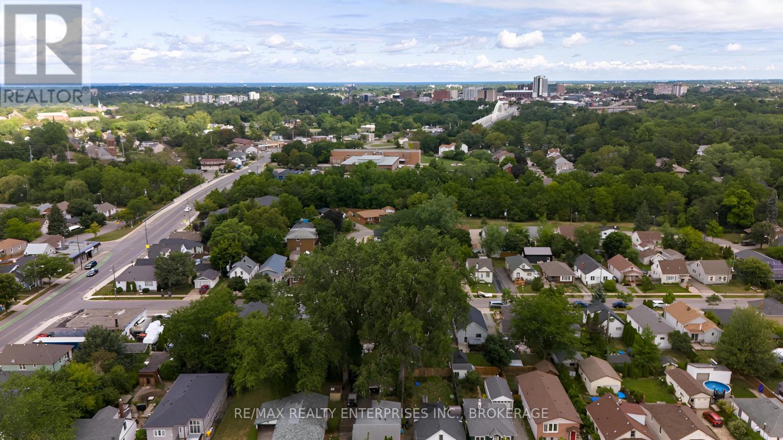 10 Antwerp Street, St. Catharines, Ontario  L2S 1J8 - Photo 4 - X12561882