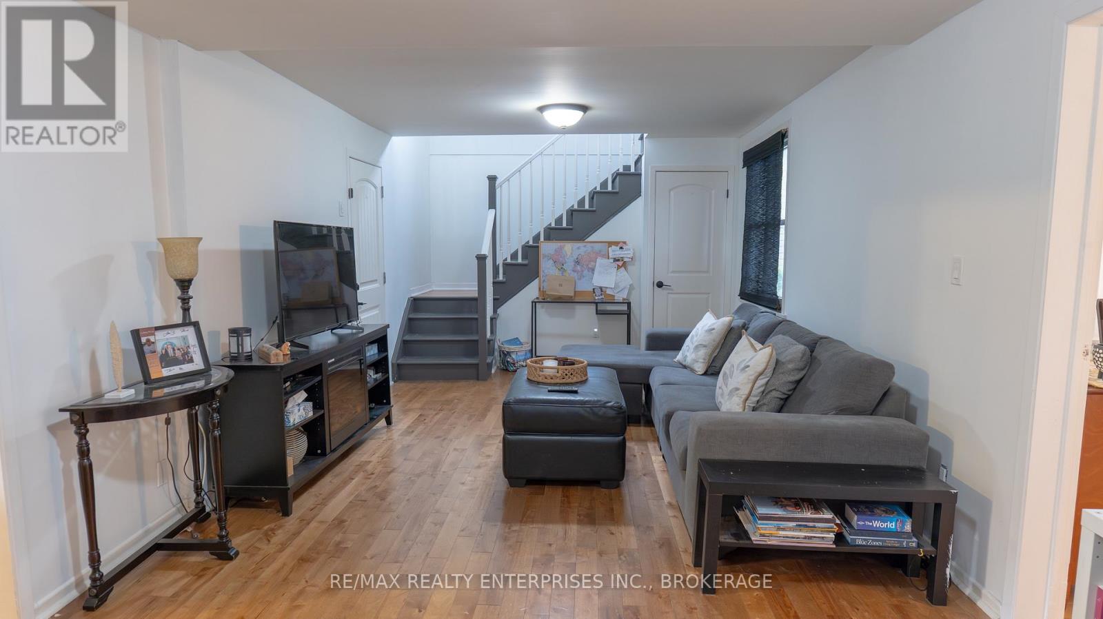 10 Antwerp Street, St. Catharines, Ontario  L2S 1J8 - Photo 8 - X12561882