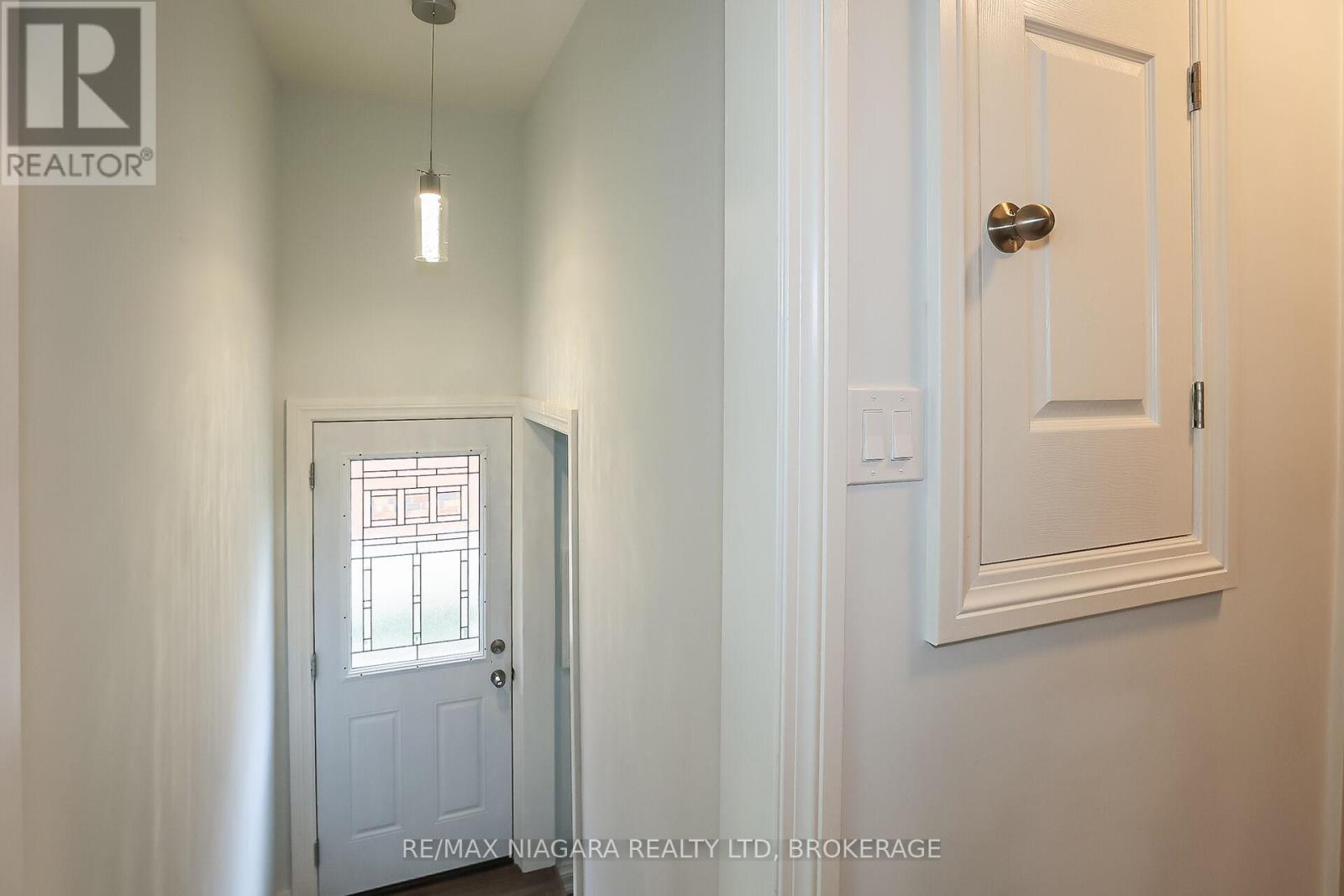 261 Vine Street, St. Catharines, Ontario  L2M 4T2 - Photo 26 - X12562218