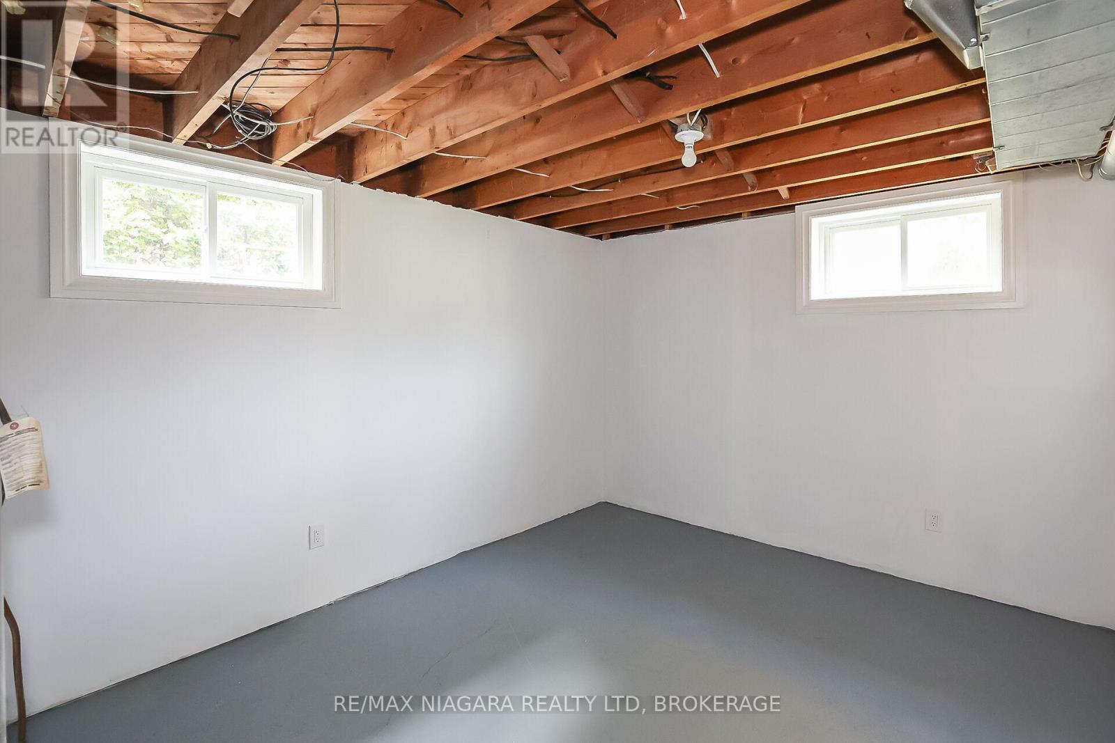 261 Vine Street, St. Catharines, Ontario  L2M 4T2 - Photo 31 - X12562218