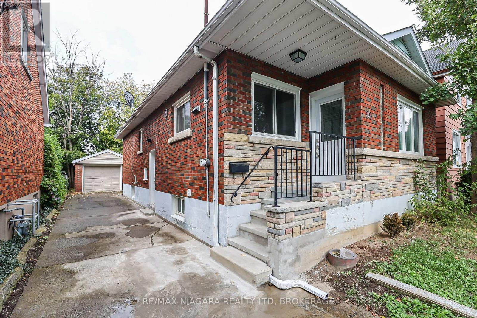 261 Vine Street, St. Catharines, Ontario  L2M 4T2 - Photo 6 - X12562218