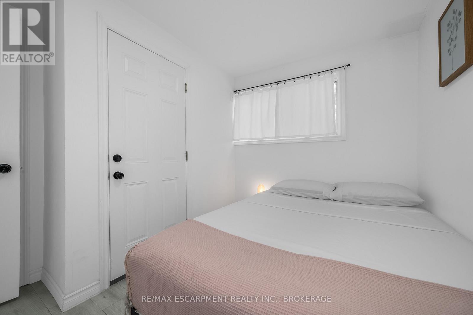 Lower - 22 Macoomb Drive, Welland, Ontario  L3C 5T9 - Photo 16 - X12563414