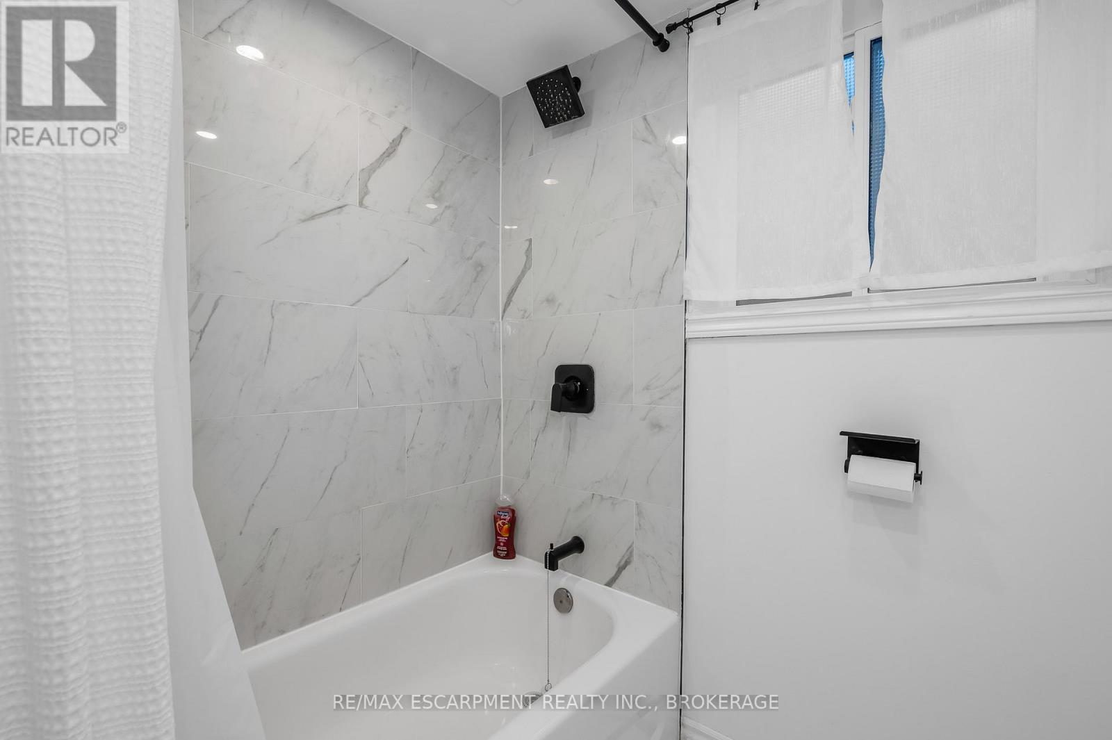 Lower - 22 Macoomb Drive, Welland, Ontario  L3C 5T9 - Photo 19 - X12563414