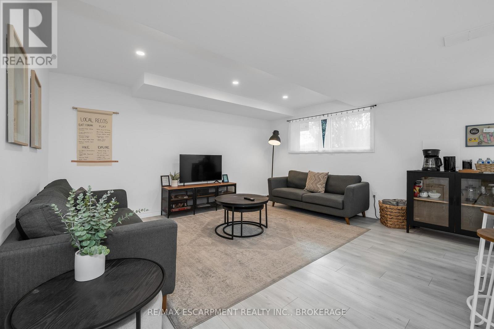 Lower - 22 Macoomb Drive, Welland, Ontario  L3C 5T9 - Photo 4 - X12563414