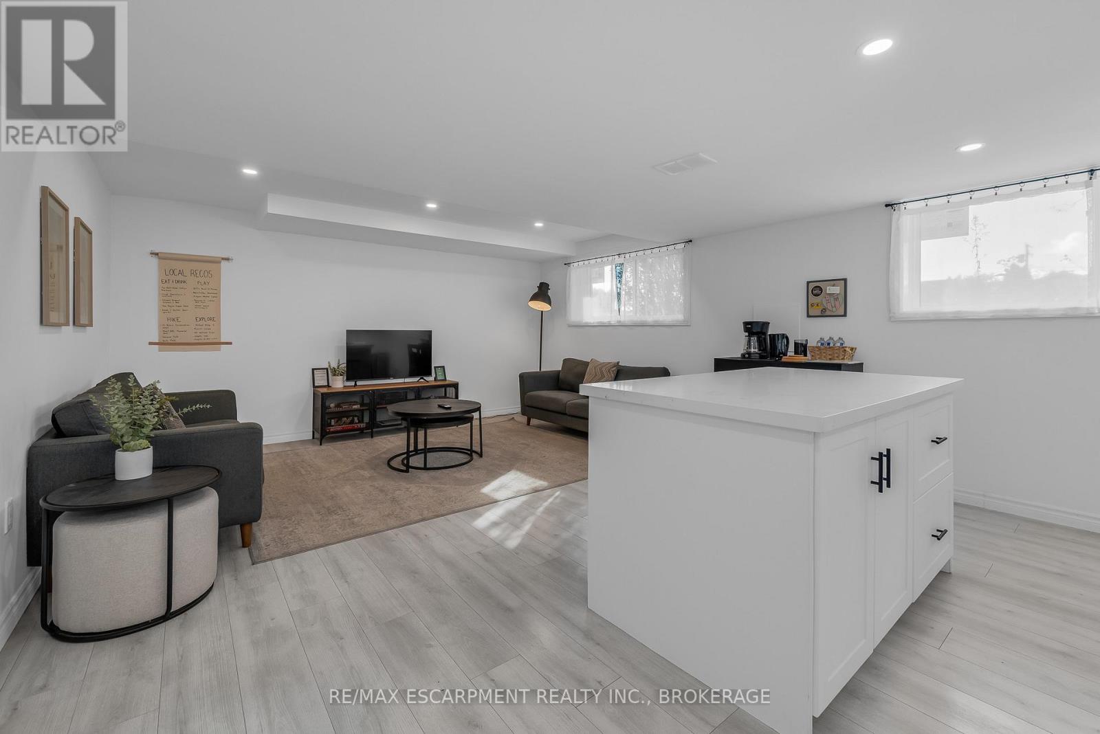 Lower - 22 Macoomb Drive, Welland, Ontario  L3C 5T9 - Photo 5 - X12563414