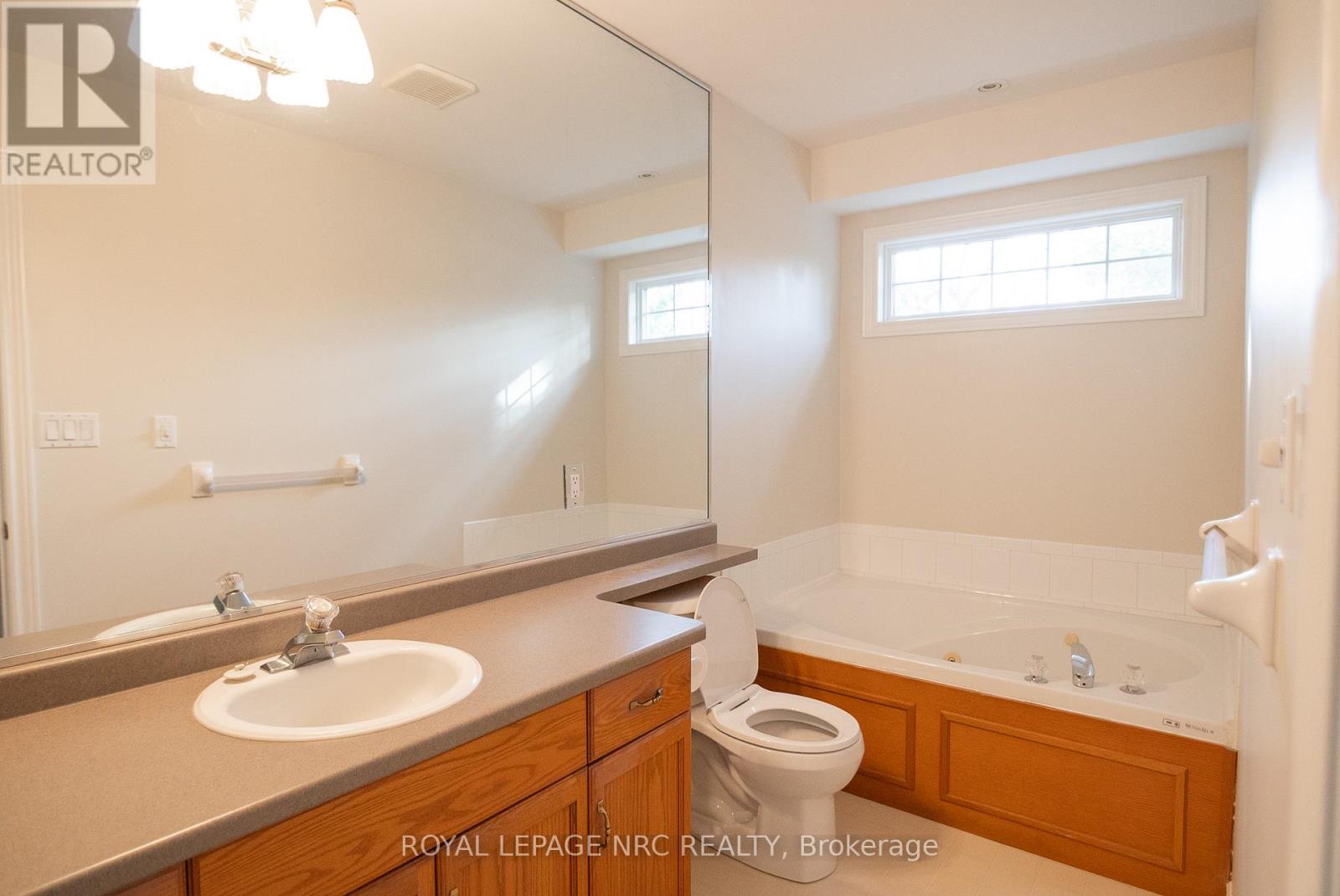 6 - 4667 Portage Road, Niagara Falls, Ontario  L2E 6A9 - Photo 16 - X12567342