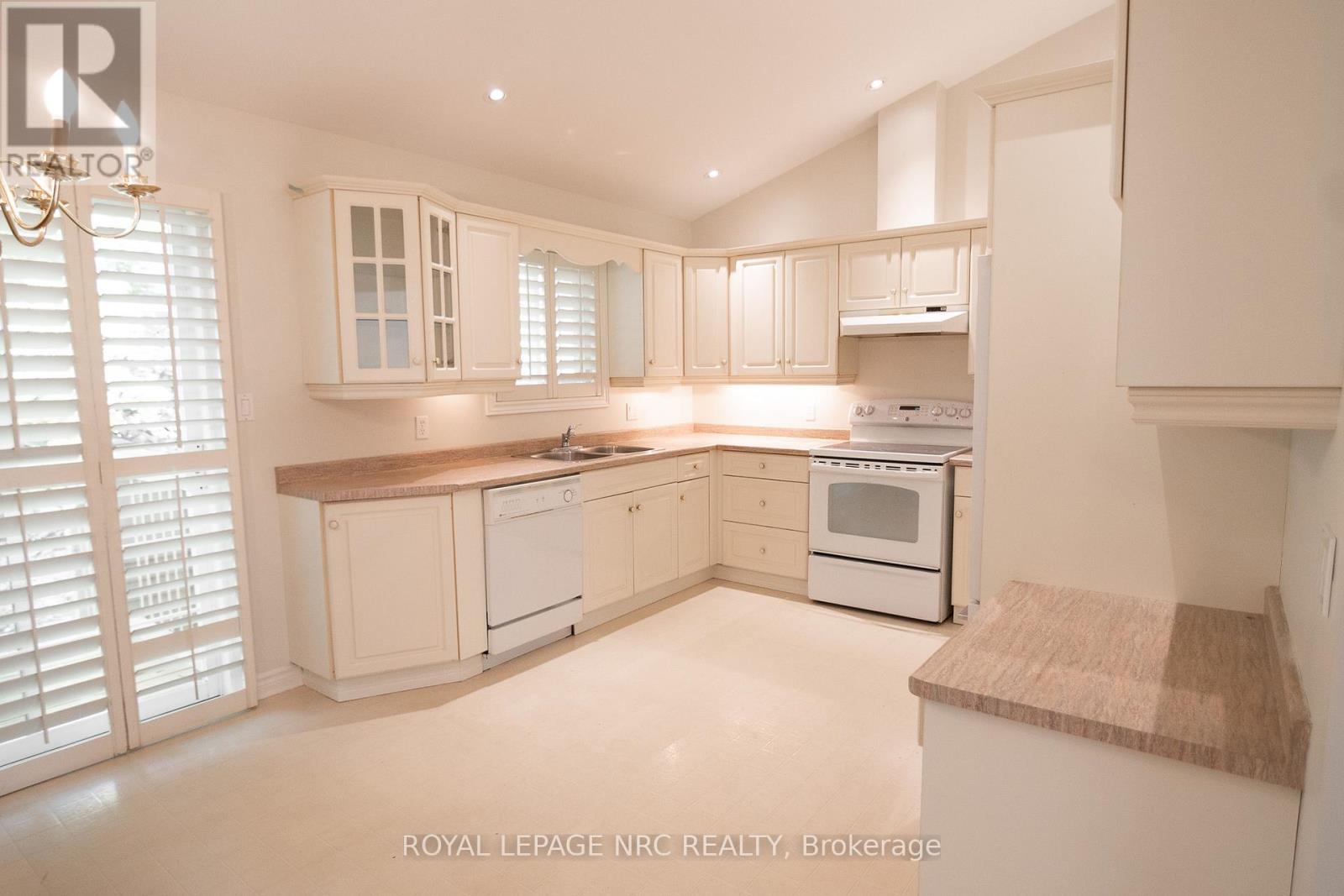 6 - 4667 Portage Road, Niagara Falls, Ontario  L2E 6A9 - Photo 7 - X12567342