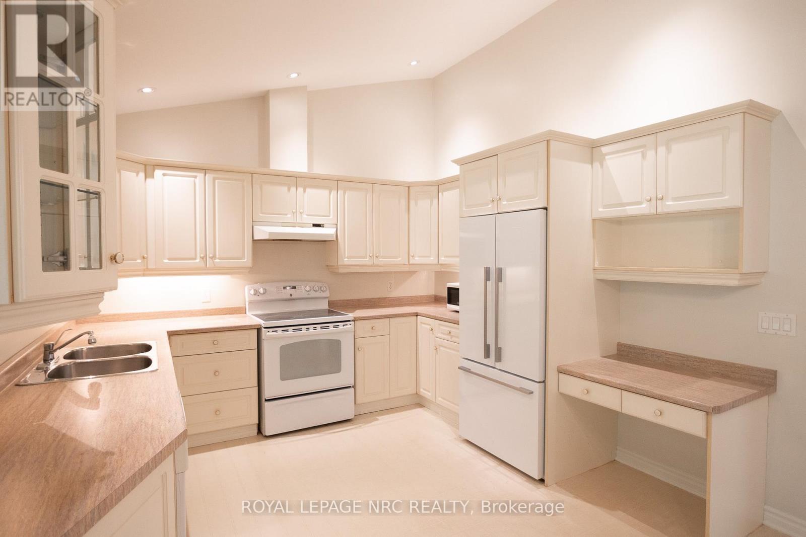 6 - 4667 Portage Road, Niagara Falls, Ontario  L2E 6A9 - Photo 8 - X12567342