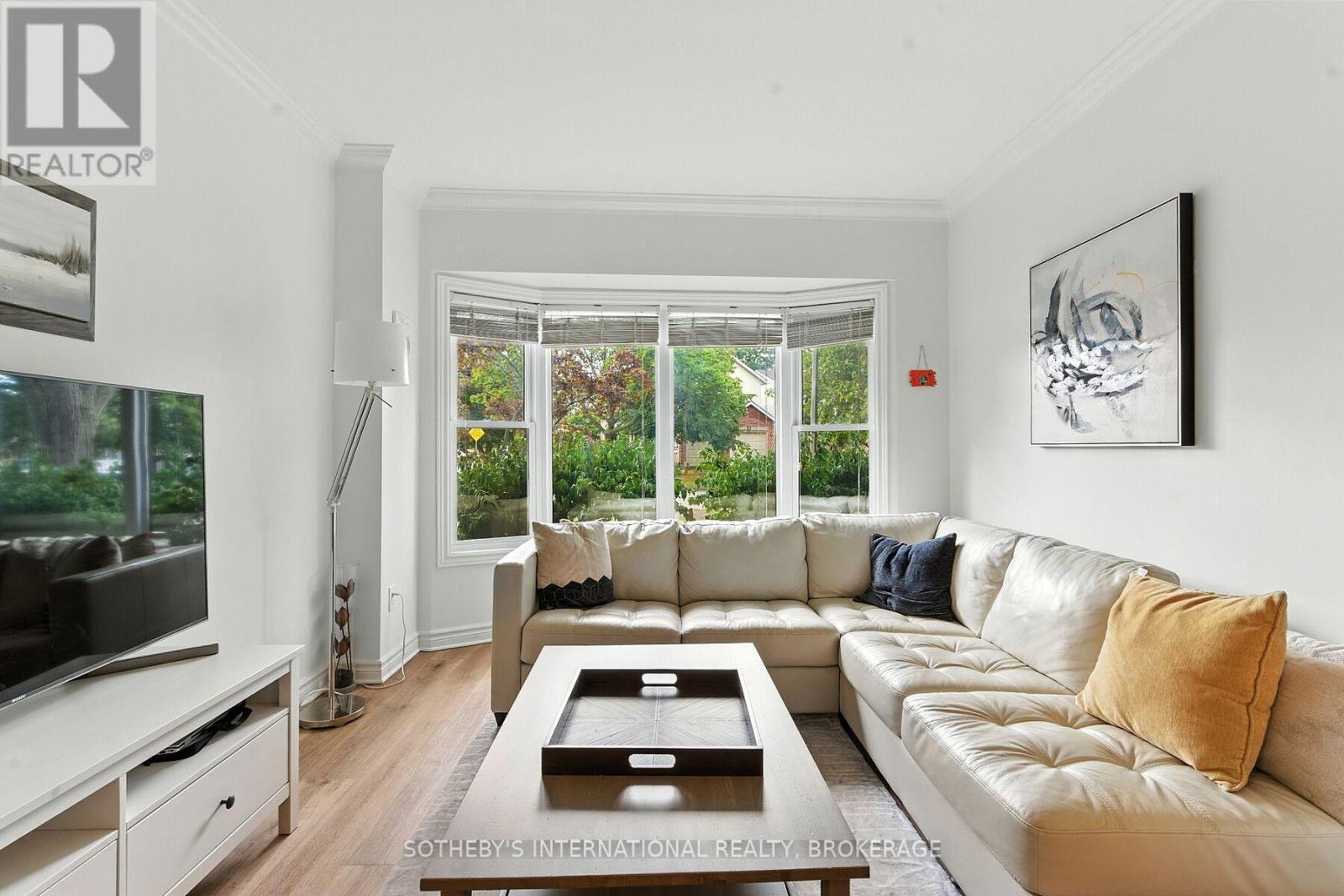 32 Sterling Street, St. Catharines, Ontario  L2S 3T2 - Photo 4 - X12567970