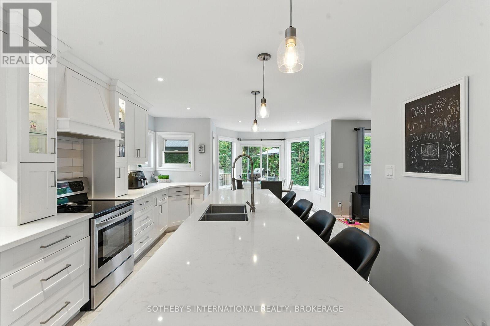 32 Sterling Street, St. Catharines, Ontario  L2S 3T2 - Photo 5 - X12567970