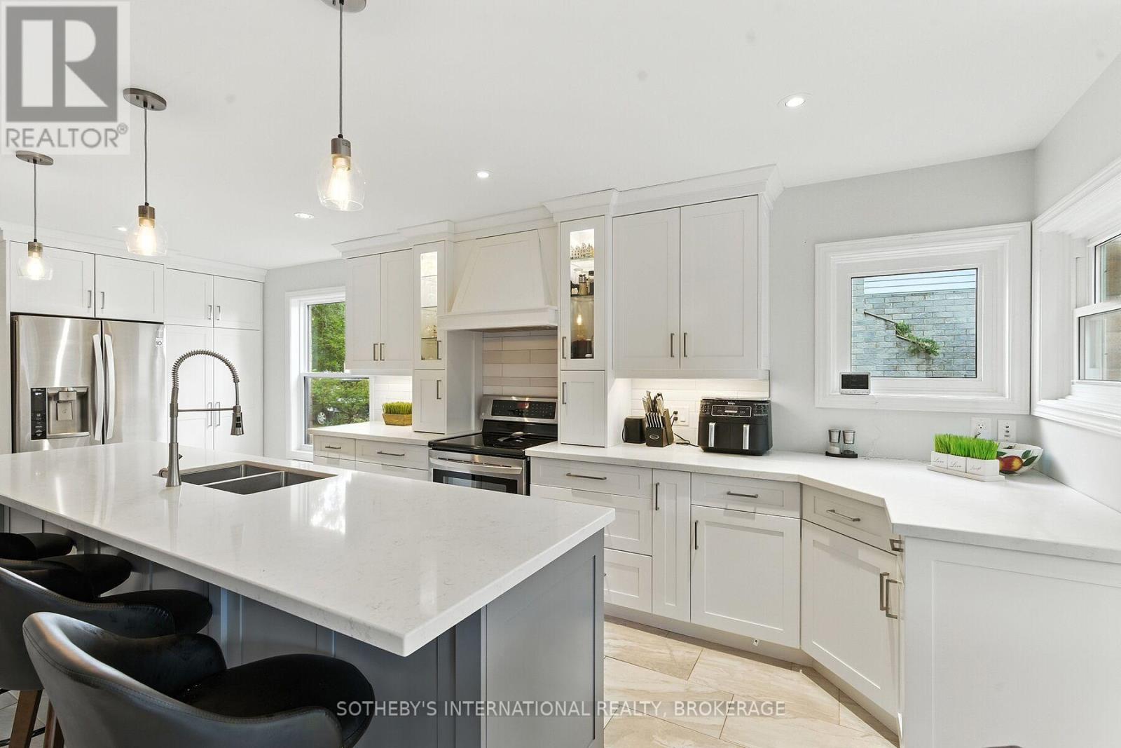 32 Sterling Street, St. Catharines, Ontario  L2S 3T2 - Photo 7 - X12567970