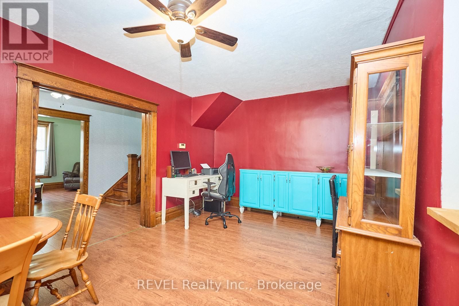 51 Grove Street, Welland, Ontario  L3B 4B3 - Photo 11 - X12568396