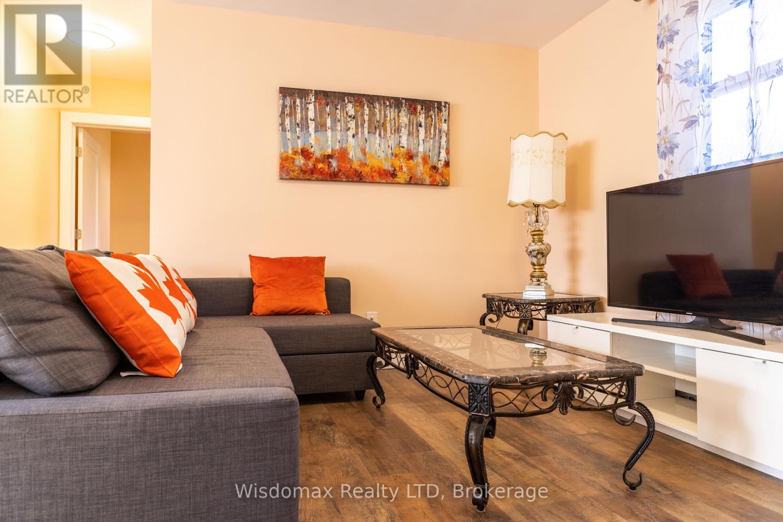 5291 Stamford Street, Niagara Falls, Ontario  L2E 1N2 - Photo 3 - X12568638