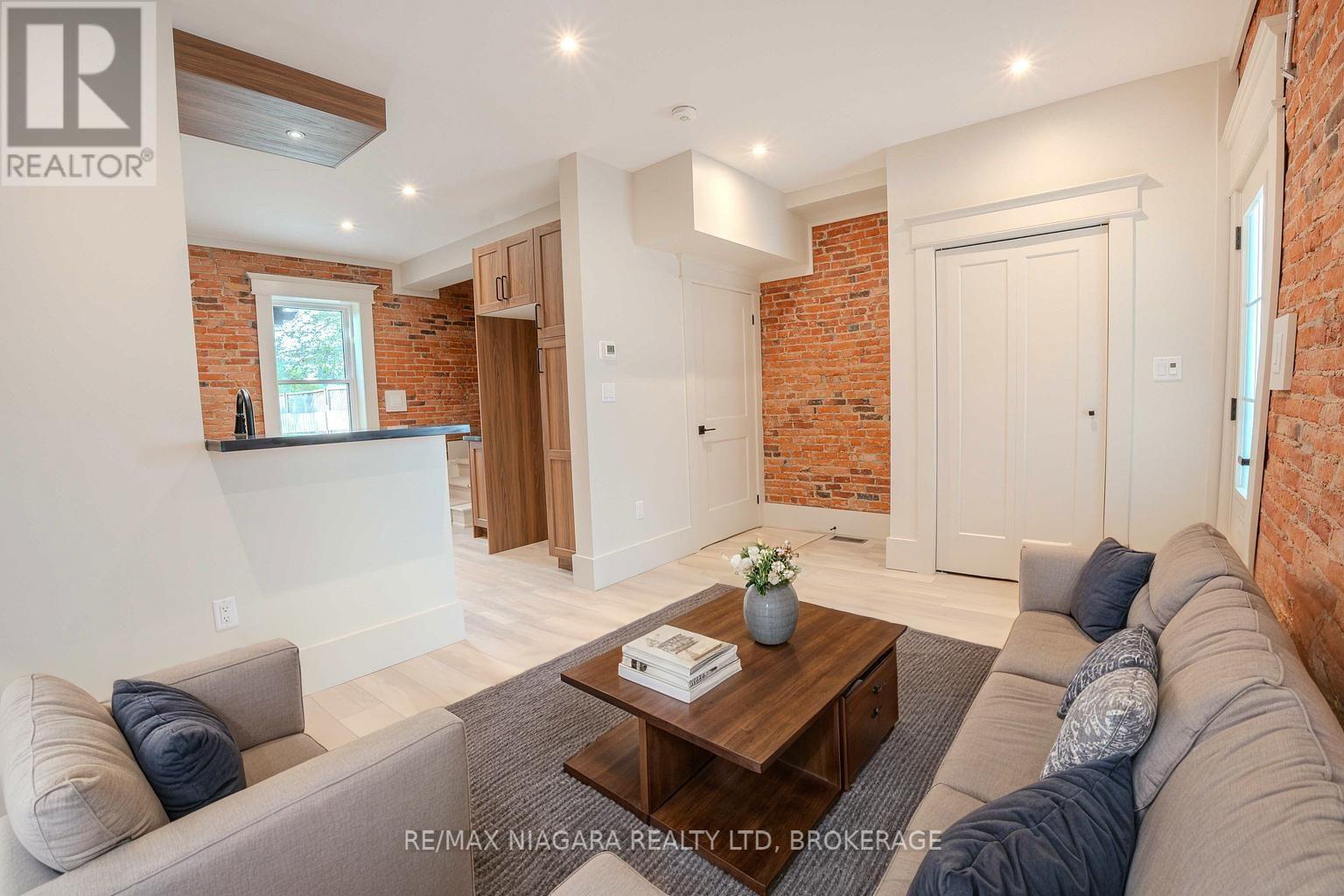 6 Almond Street, St. Catharines, Ontario  L2T 1E7 - Photo 6 - X12569372