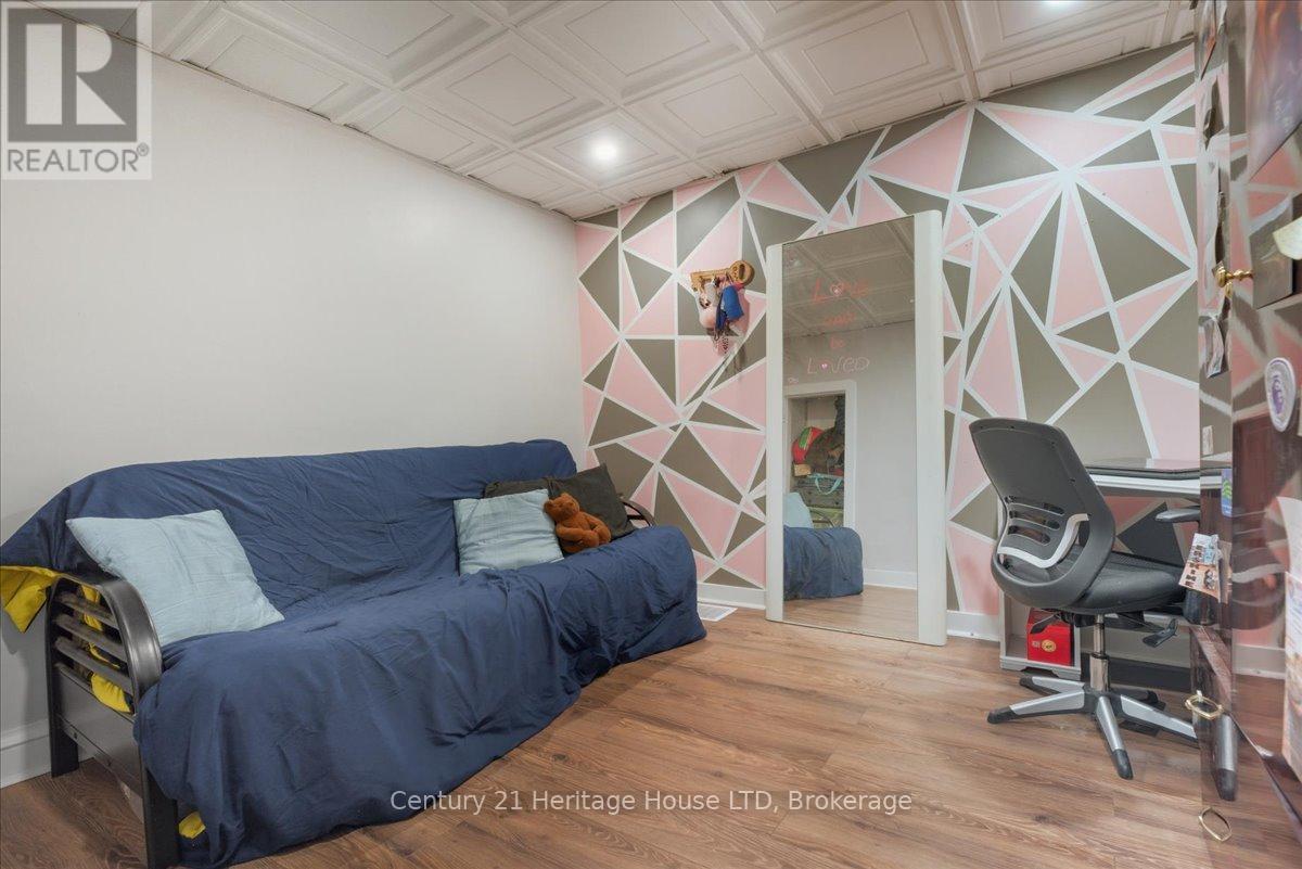 4 Cross Street, St. Catharines, Ontario  L2R 2W5 - Photo 10 - X12569548