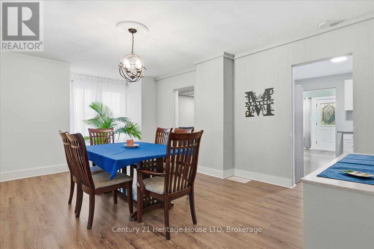 4 Cross Street, St. Catharines, Ontario  L2R 2W5 - Photo 5 - X12569548