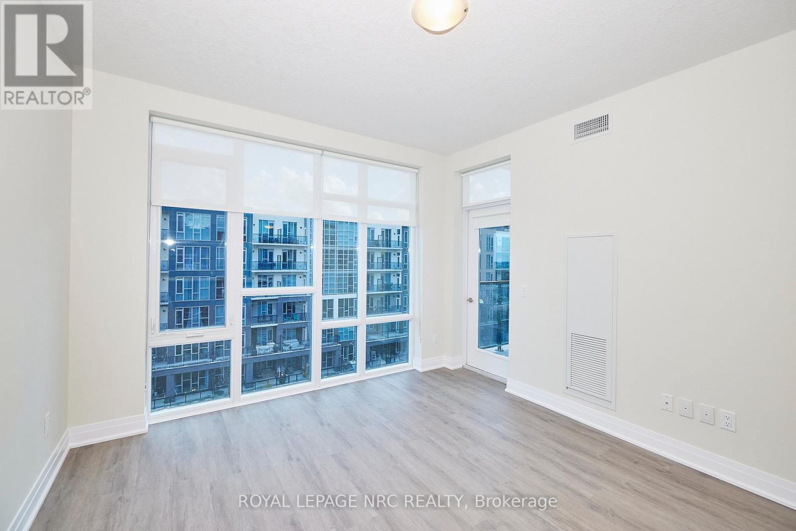 545 - 16 Concord Place, Grimsby, Ontario  L3M 0G7 - Photo 14 - X12570274