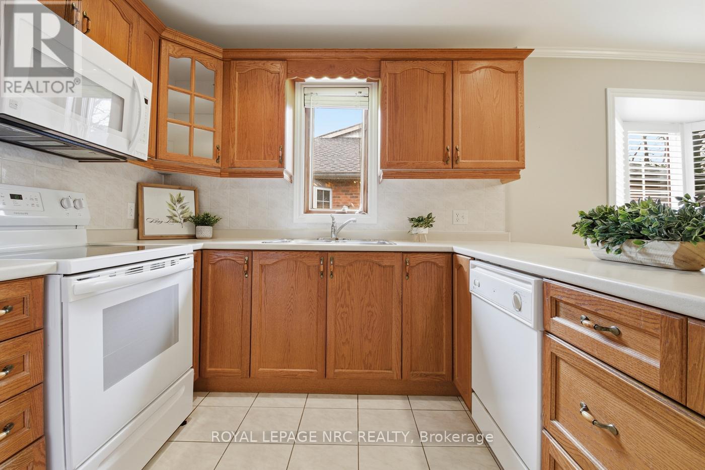 12 Kinsman Court, Pelham, Ontario  L3E 0L1 - Photo 11 - X12570284