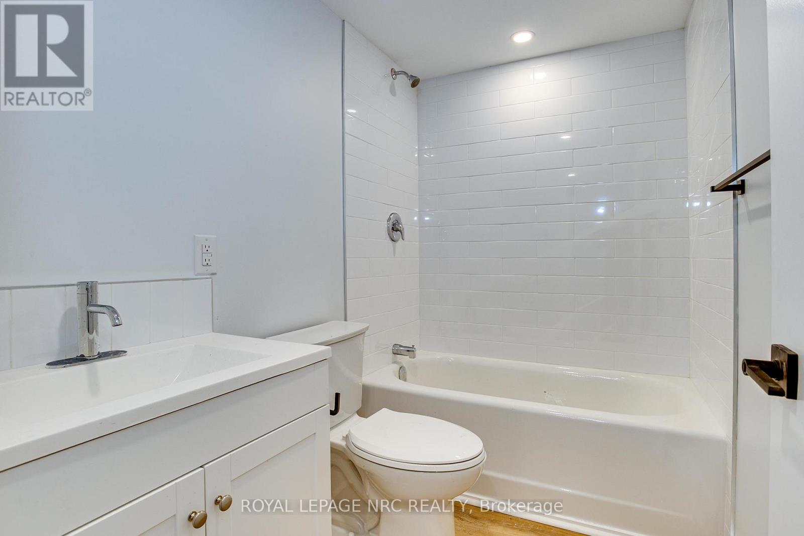 2 - 316 Elmwood Avenue, Fort Erie, Ontario  L0S 1B0 - Photo 9 - X12573846