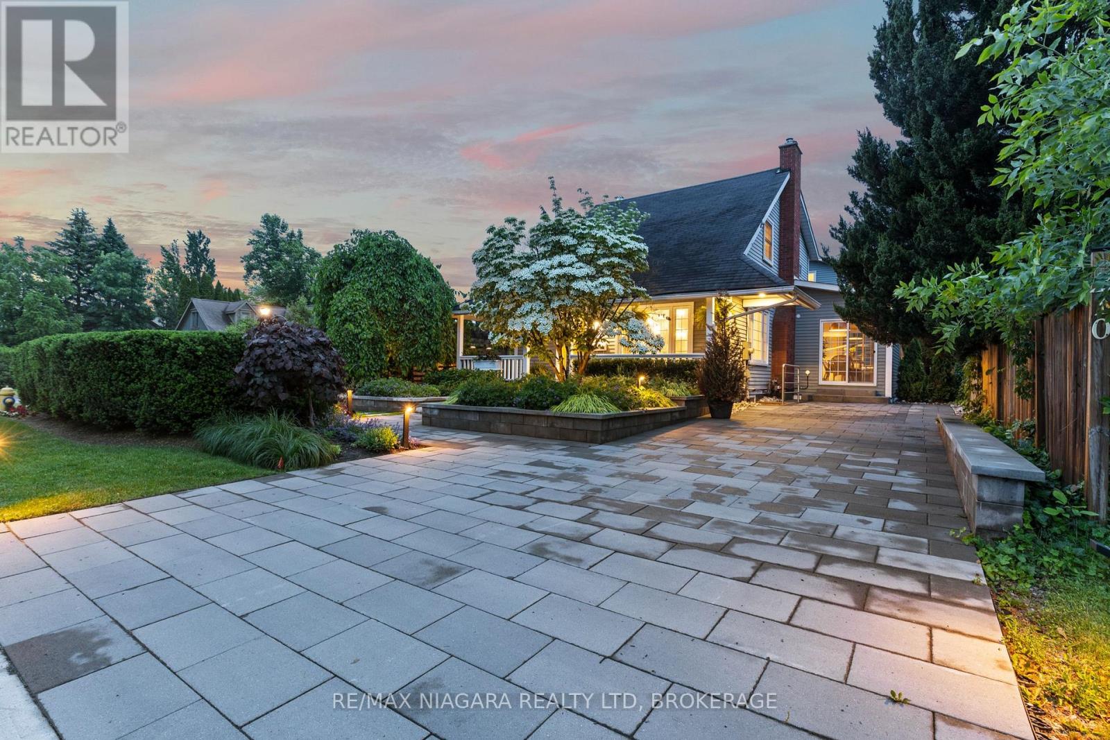 202 Anne Street, Niagara-On-The-Lake, Ontario  L0S 1J0 - Photo 2 - X12575482