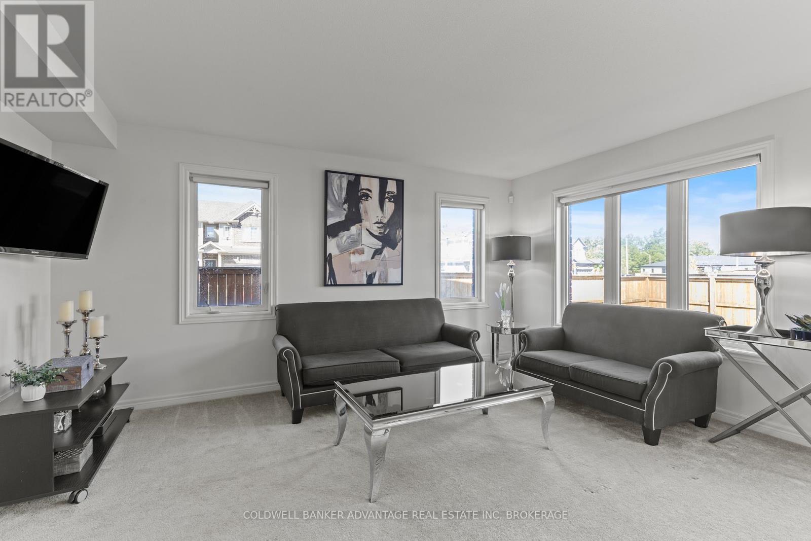 222 Heron Street, Welland, Ontario  L3C 0G7 - Photo 4 - X12575552