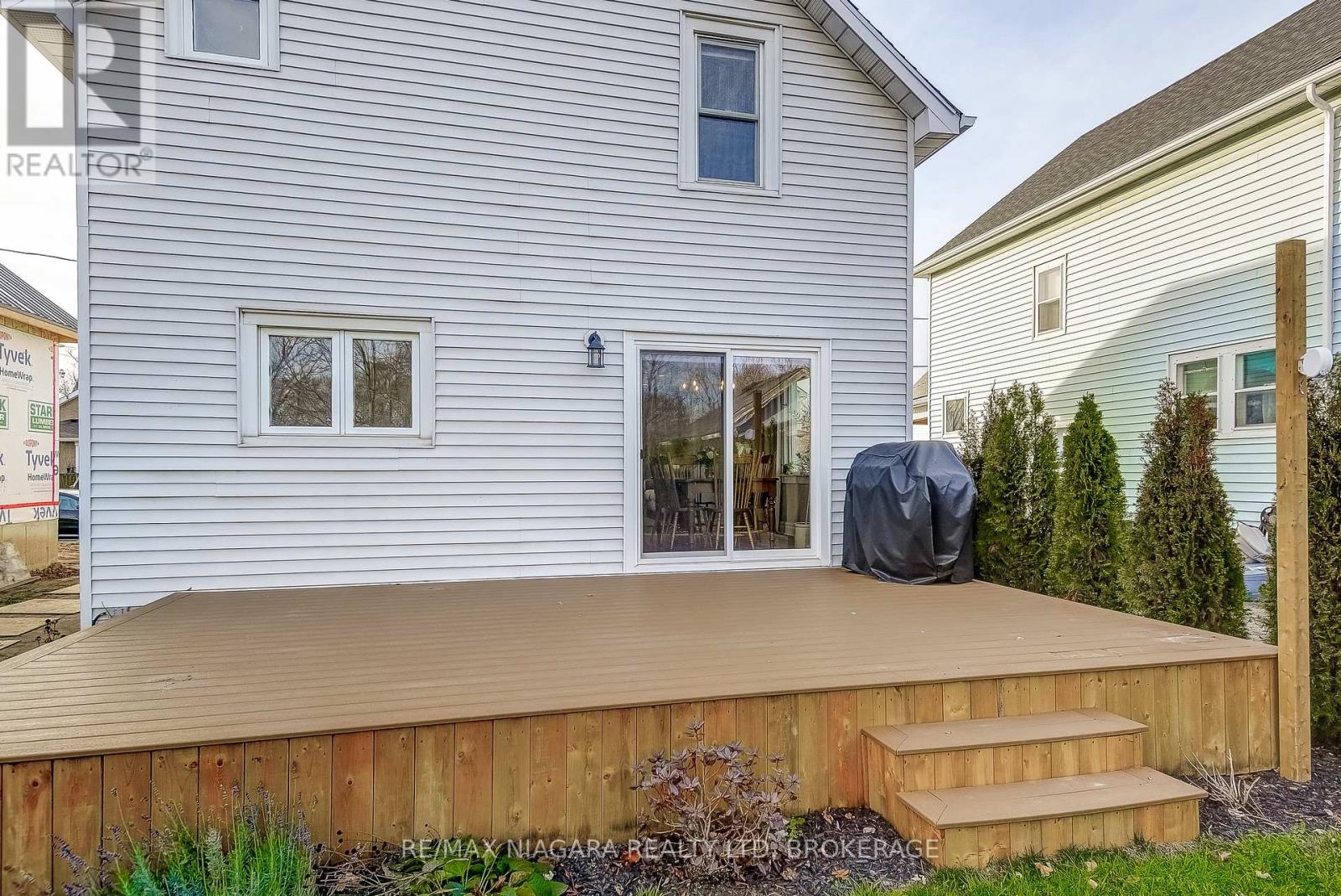 48 Wilton Avenue, Welland, Ontario  L3C 1Z9 - Photo 3 - X12575640