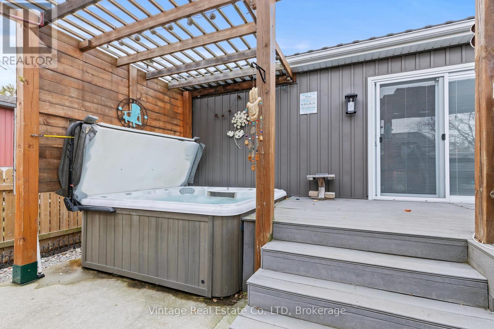 104 Concession Street E, Haldimand, Ontario  N1A 1A1 - Photo 28 - X12575898