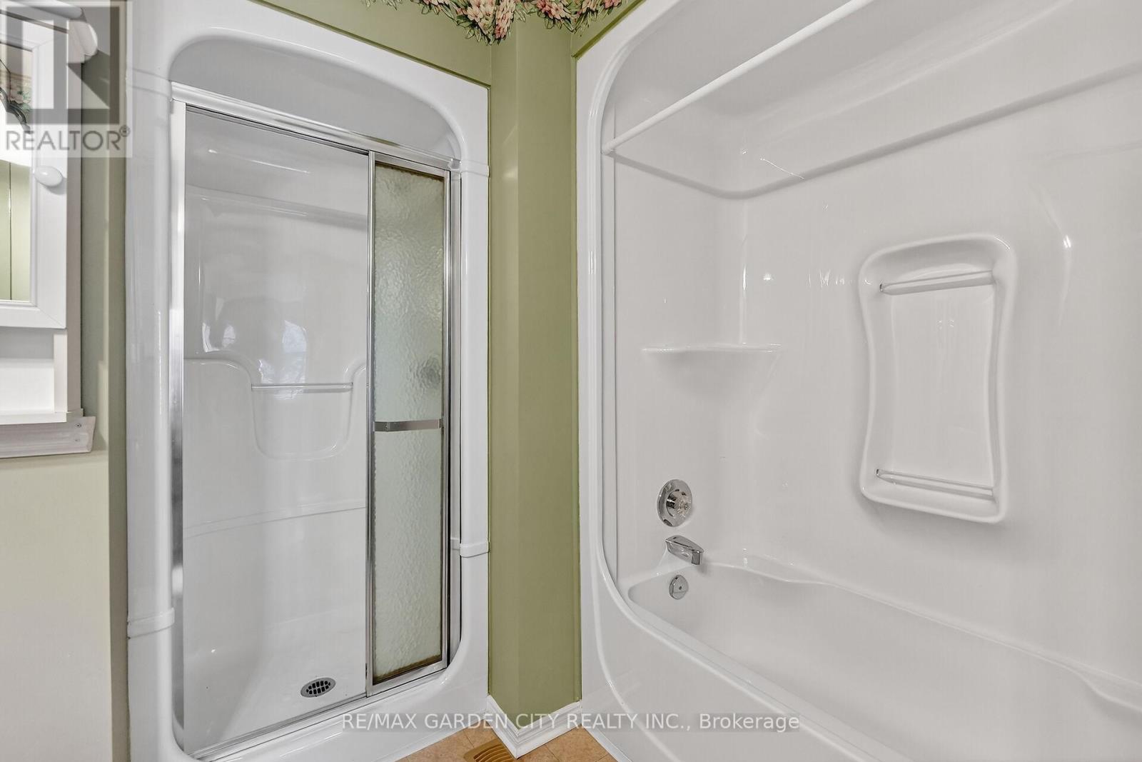 39 - 212 Glen Morris Dr. Drive E, St. Catharines, Ontario  L2T 4C5 - Photo 17 - X12576280