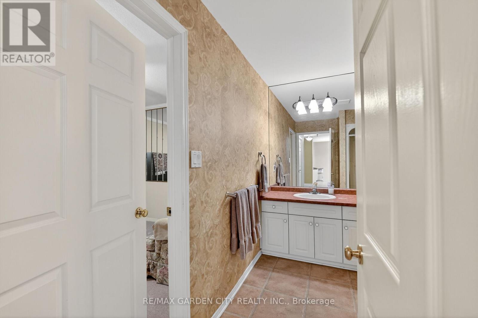 39 - 212 Glen Morris Dr. Drive E, St. Catharines, Ontario  L2T 4C5 - Photo 20 - X12576280