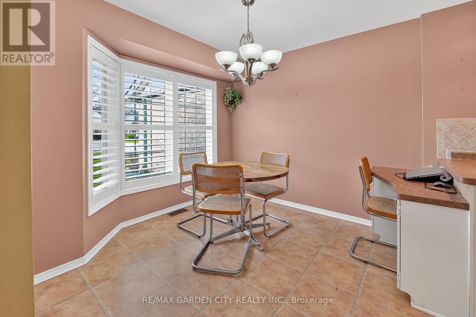 39 - 212 Glen Morris Dr. Drive E, St. Catharines, Ontario  L2T 4C5 - Photo 7 - X12576280