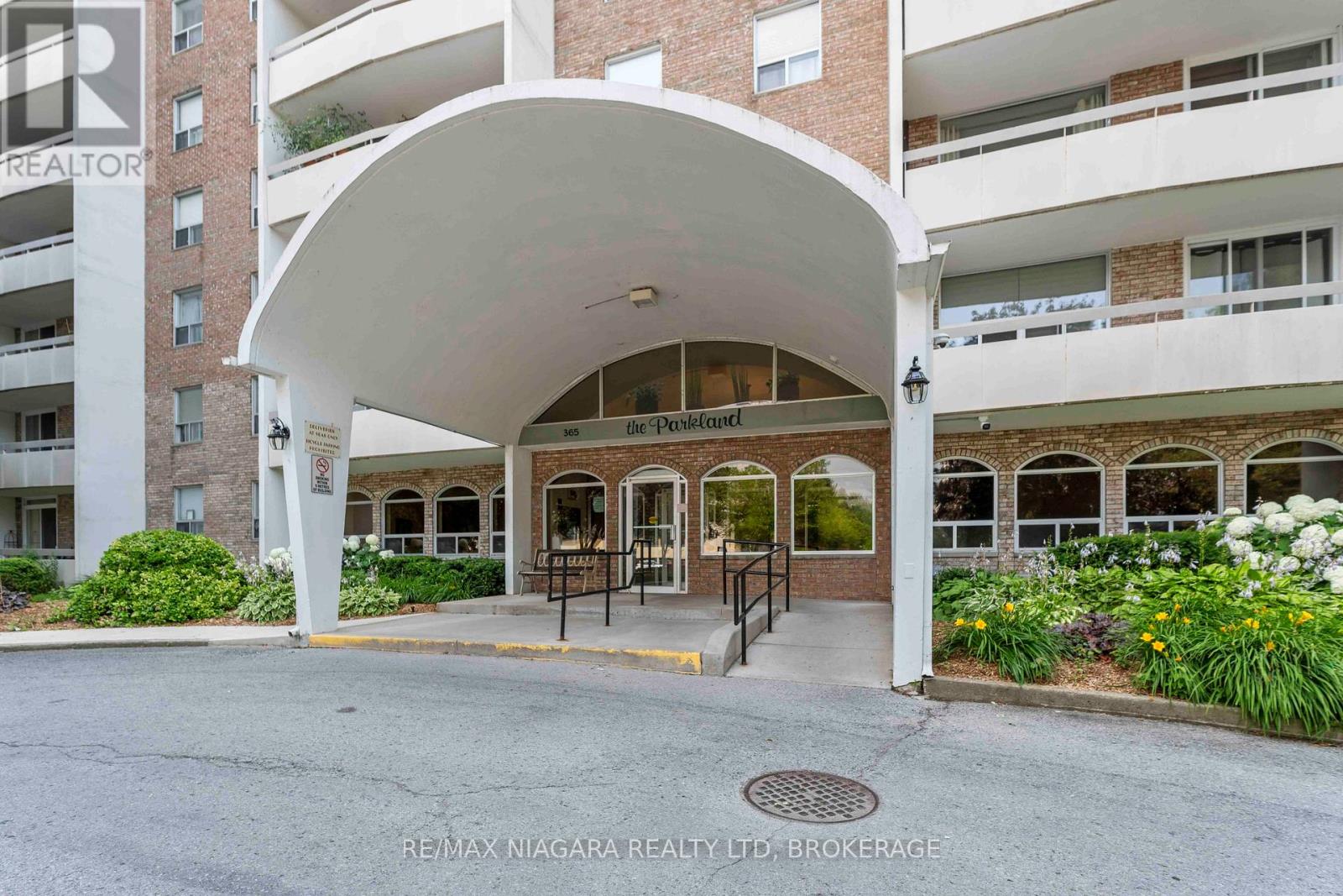 602 - 365 Geneva Street, St. Catharines, Ontario  L2N 5S7 - Photo 2 - X12576450