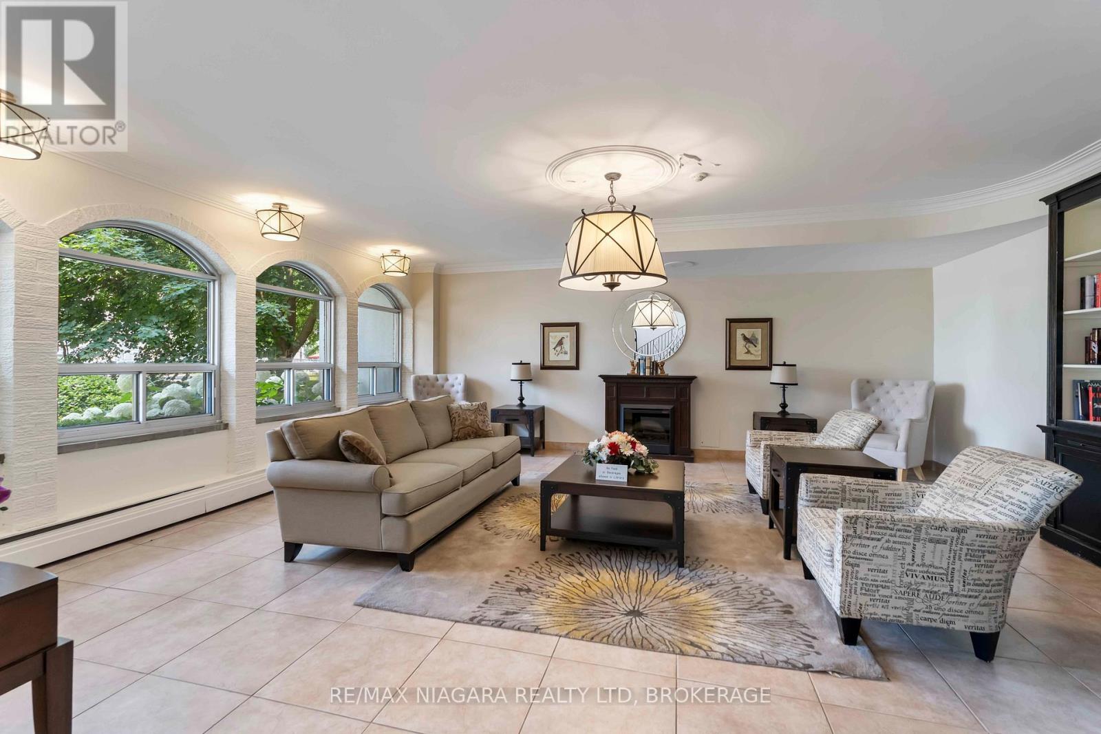 602 - 365 Geneva Street, St. Catharines, Ontario  L2N 5S7 - Photo 4 - X12576450