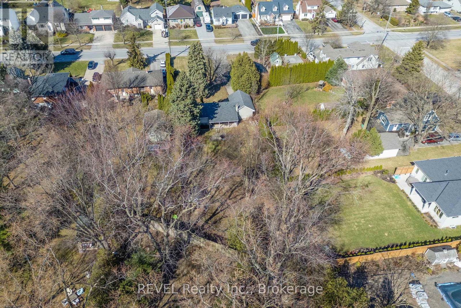 639 Penner Street, Niagara-On-The-Lake, Ontario  L0S 1T0 - Photo 38 - X12577584