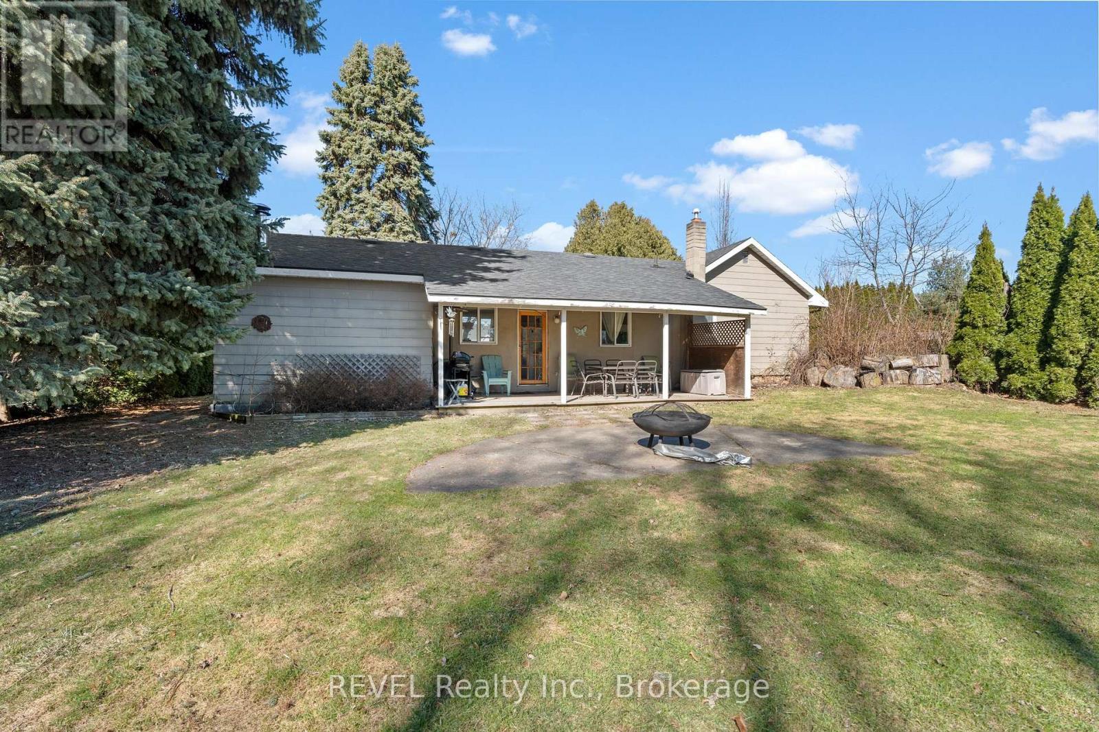 639 Penner Street, Niagara-On-The-Lake, Ontario  L0S 1T0 - Photo 4 - X12577584