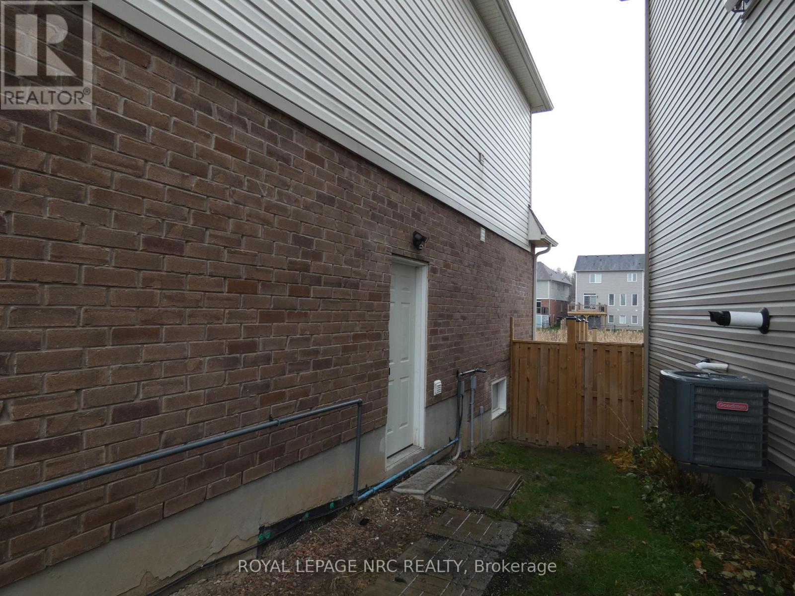 Lower Unit - 7857 Sassafras Trail, Niagara Falls, Ontario  L2H 0N6 - Photo 8 - X12578994
