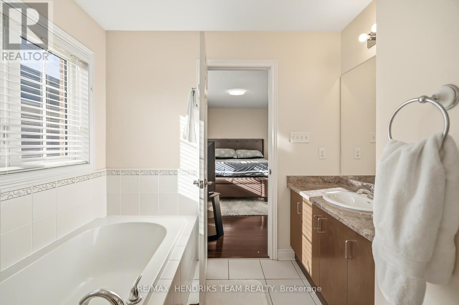 11 Keith Crescent, Niagara-On-The-Lake, Ontario  L0S 1J0 - Photo 29 - X12579498