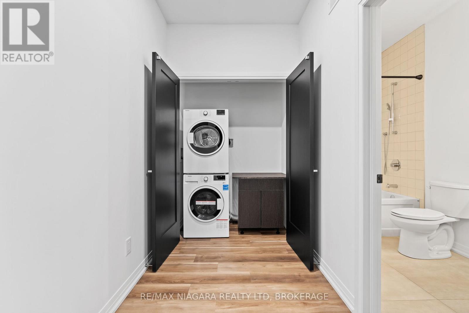 11 - 300 Richmond Street, Thorold, Ontario  L2V 0L6 - Photo 12 - X12579606