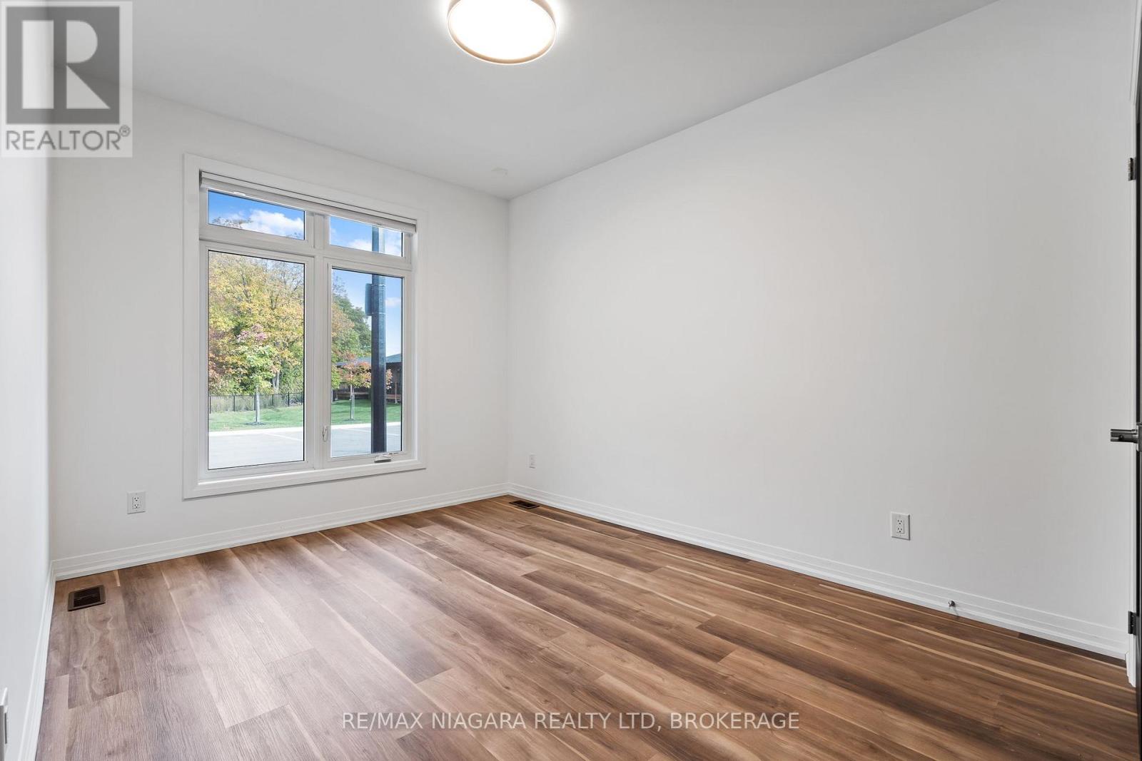 11 - 300 Richmond Street, Thorold, Ontario  L2V 0L6 - Photo 18 - X12579606