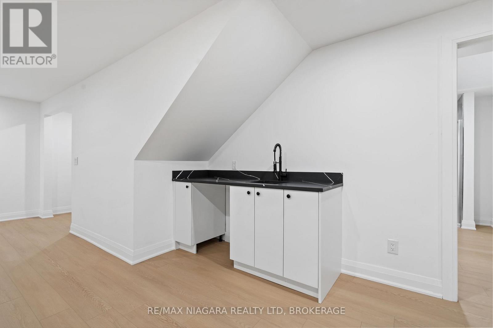 11 - 300 Richmond Street, Thorold, Ontario  L2V 0L6 - Photo 23 - X12579606