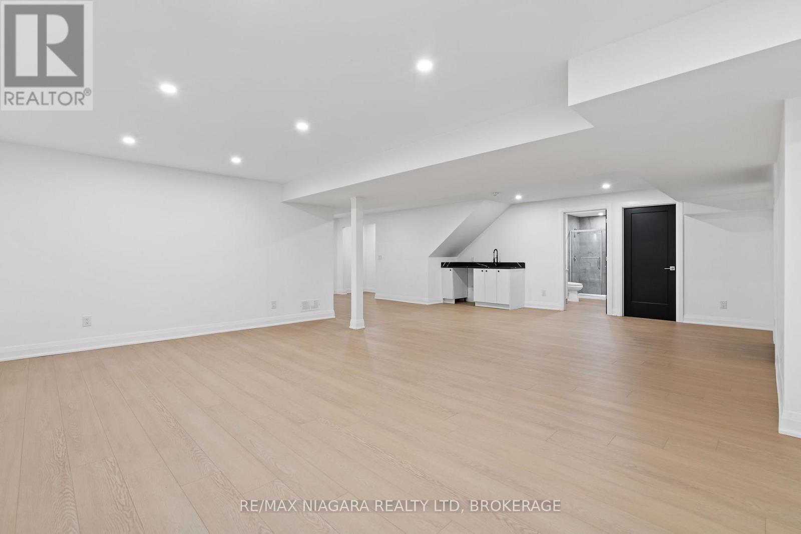 11 - 300 Richmond Street, Thorold, Ontario  L2V 0L6 - Photo 25 - X12579606