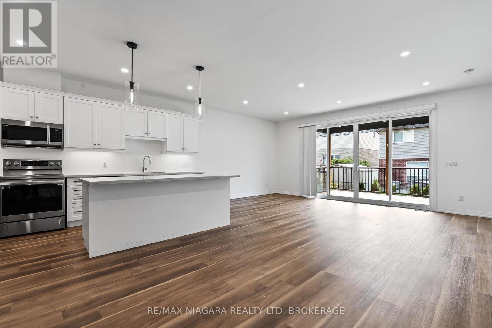 11 - 300 Richmond Street, Thorold, Ontario  L2V 0L6 - Photo 6 - X12579606